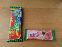 セブン限定「まるですいか」はスイカの再現度がスゴイらしい!? スイカバーと食べ比べてみたよ