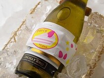 気が利くオンナはここまでする！ ぐるっと巻けるドリンク用保冷剤で、外飲みを楽しもう☆