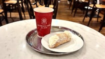 最高のブレイクタイム確定！HARBS姉妹店「アンティコカフェ」で見つけたシチリア島の伝統スイーツ「カンノーロ」でイタリア気分を味わってきた🇮🇹