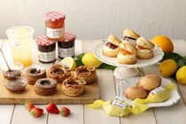 赤いチェックでおなじみのジャム「ボンヌママン」とスコーン専門店「BAKERS gonna BAKE」がコラボ！
