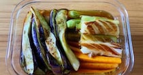 コウケンテツ流で作る「野菜の焼き浸し」が夏の最強飯すぎるッ🥕そうめんやうどん、そばとの相性が抜群すぎるよ【夏レシピ】