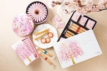 春のお土産やプレゼントに最適！ ヨックモックからサクラ満開パッケージが美しいお菓子が登場したよ