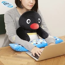 ピングーの姿を忠実に再現したPCクッションが可愛すぎて困る～！ 思わず「抱っこさせてください！」とお願いしちゃうかも☆