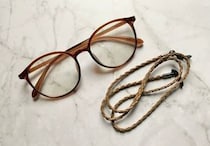 シンプルなサングラスが欲しい… 🕶️ならば『素敵なあの人』の “ちょうどいい” 付録をチェックして！【レビュー】