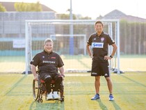 【日本代表監督対談】元Jリーガーと同郷の指導者が語り尽くす！車いすバスケとブラサカの共通点