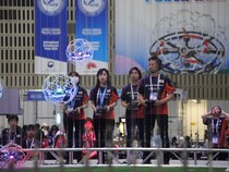 韓国で人気急上昇中！最高時速100キロのドローンサッカーとは