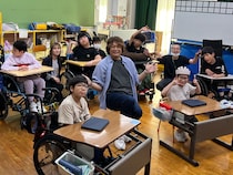 香取慎吾さんとミラノ・コルティナパラをアートで応援！子どもたちが“応援のタネ”を制作