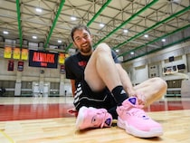 Bリーグ選手が試合でピンクのバッシュを履き続ける理由とは？