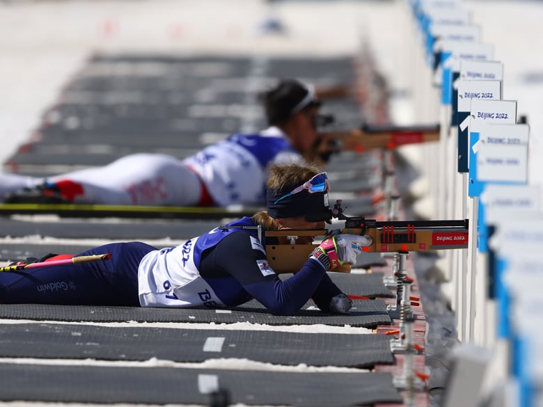 【オリ×パラ徹底比較!】「走って撃つ」バイアスロン。滑走距離や射撃の違いは?