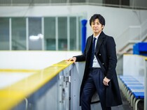 まじめにふざけてチームを鼓舞！パラアイスホッケー日本代表のプロ選手出身コーチ