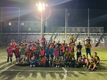 予約不要・参加費無料。高校発の多世代交流サッカーが続く理由