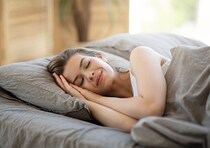 夜中に目が覚める。季節の変わり目こそ快眠のための寝室づくりしてみませんか