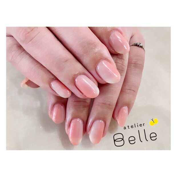 【縦グラデーションネイル】指先からキレイに。透明感溢れるアートで肌なじみ抜群!