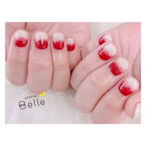 【大人レッド】ベージュとの組合せがおしゃれなグラデーションネイル