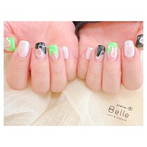 【個性派アートネイル】鮮やかなグリーン×ブラックで視線釘付け！