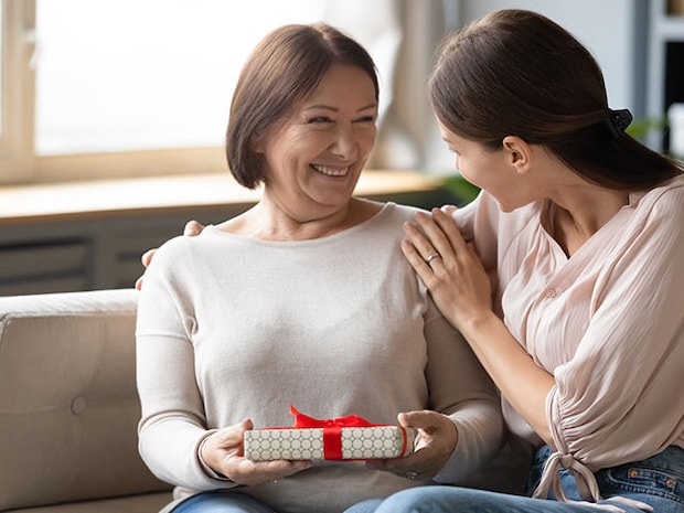 年末年始の帰省は気疲れしやすいイベント。品格ある振る舞いについて元ファーストクラスCAがお教えします