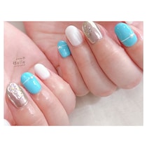 【爽やかネイル】ミラーがアクセント。ライトブルーにホワイトが映える