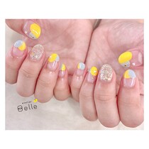 【ビタミンネイル】明るいイエローにシックなグレーカラーでお洒落に