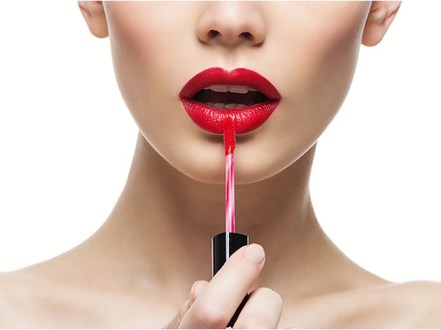 【開運メイク】赤や朱色を上手に使って魅力を引き出すことが運気上昇の鍵