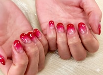【グラデーションネイル】ちゅるん！赤色の指先がキュートで可愛い！