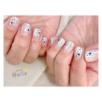 【冬のニュアンスネイル】おすすめ！クリアベースにキラキラ輝く星がキュート