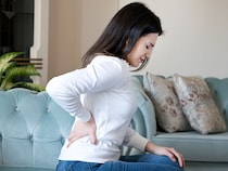 春先はぎっくり腰に注意！予防には適度な運動と腹巻きがおすすめです