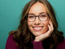 老眼になったらどうすればいい？対策の基本を眼科医岩見先生にお伺いしました