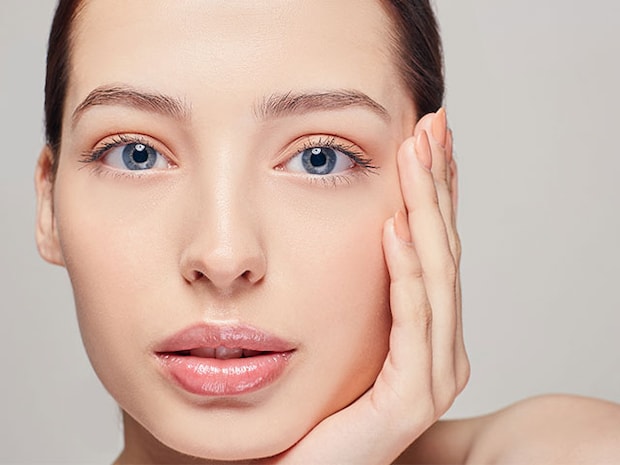 カラコン選びで第一印象が変わるって本当？瞳の色が左右する人間関係について占い師の視点で解説！