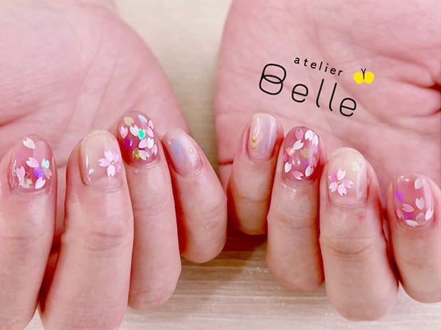 【さくらネイル】指先に可愛さ満開！透け感のあるピンクネイルで印象敵な指先に