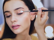 【１２星座別！開運メイク】春は目元にピンクを忍ばせて幸福のスイッチオン