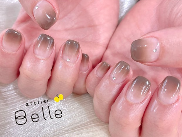 【上品大人ネイル】イベントにも最適！指先になじむブラウンの万能グラデーション