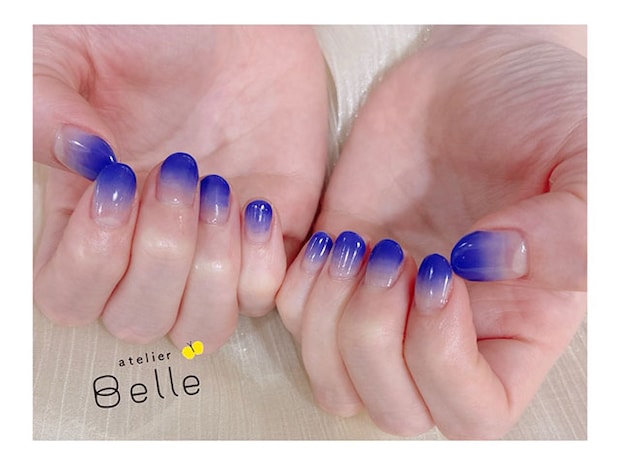 【爽やか上品ネイル】大人気！ディープブルーのグラデーションで大人っぽさ満載！