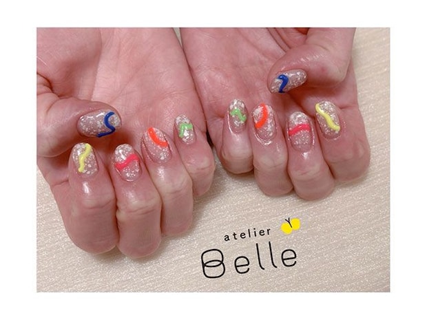 【おすすめネイル】カラフルで可愛い！遊び心たっぷりのネオンウェーブが今の気分にぴったり！