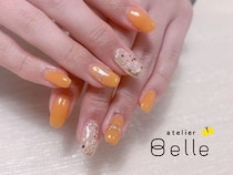 【華やかアクティブネイル】おすすめ！オレンジのネイルカラーに輝くラメで元気いっぱい！