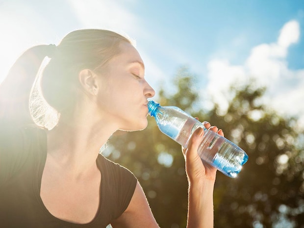 【内科医解説】ただの「水」はＮＧ？熱中症を防ぐ正しい水分補給｜経口補水液・スポドリの使い分けと意外な落とし穴