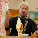 甘党プロレスラーが和歌山県かつらぎ町で“くだもの農家の柿パフェ”に出会った！ おいしさのヒミツを「知れば知るほど幸せになれる。パーフェクト！」