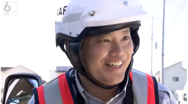 車のSOS現場に急行するJAF隊員の奮闘に密着！ バッテリー上がりから、路上のポールが車にハマる珍トラブルまで！