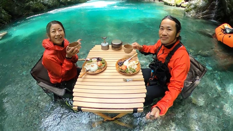 「新婚さんいらっしゃい！」出会った日に露天風呂で混浴＆キス＆プロポーズ！？　初対面で「一緒にお風呂入りませんか？」