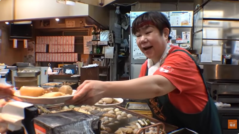 震災で途切れた「継ぎ足し」のダシ…神戸・新開地で創業95年！“白みそだれ”が人気のおでん店3代目女将が、4代目の息子に想いをつなぐ