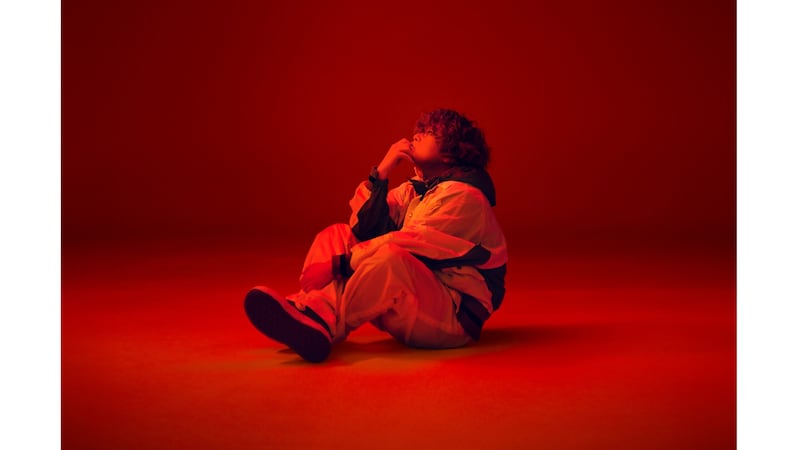 史上最速・最多級の記録を次々と塗り替え、現在までに18曲以上が1億回再生のアーティストが2026夏の高校野球応援ソングを歌う