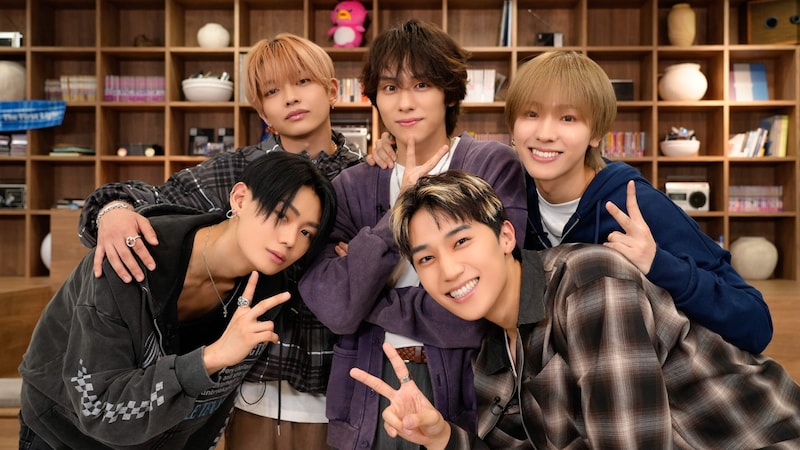 「マックスわぶっていきます！」 WILD BLUE初冠番組スタートから半年、5人のメモリアルインタビューを公開！ 3/22公開収録の模様は3/29放送