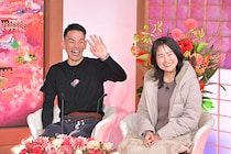 「新婚さんいらっしゃい！」人力車の俥夫、マッサージ店セラピスト妻と運命の出会い！しかし、夜になると夫は妻のブラジャーをつけて・・・