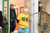 ダンプ松本、「ナイトスクープ」に殴り込み！？真っ赤な竹刀をぶん回しながら現れ・・・！