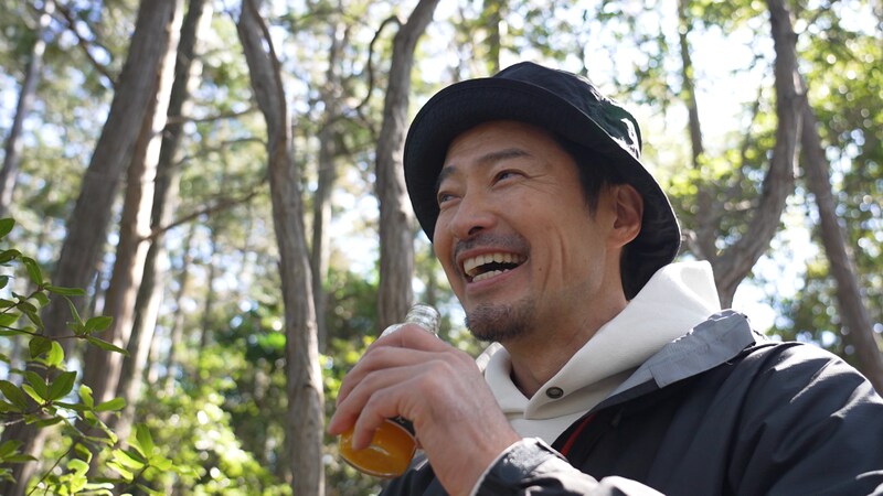 紀伊のパノラマに感動！イケおじ俳優が春の真妻山（和歌山）で山の幸も海の幸も堪能！