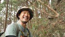 ちょっと悪そうな役が似合うイケおじ俳優がノリノリ登山!〜足腰の神様を祀る子ノ山（埼玉県）でビックリ顔を連発！