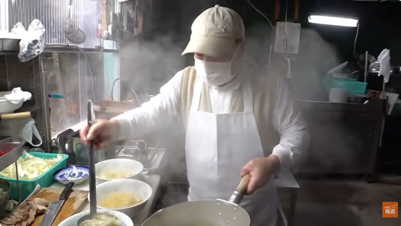 奈良・吉野の山奥になぜ行列が？ 86歳の元寿司職人が独学で作り上げた絶品“塩ラーメン”とこだわりの“マグロ丼”