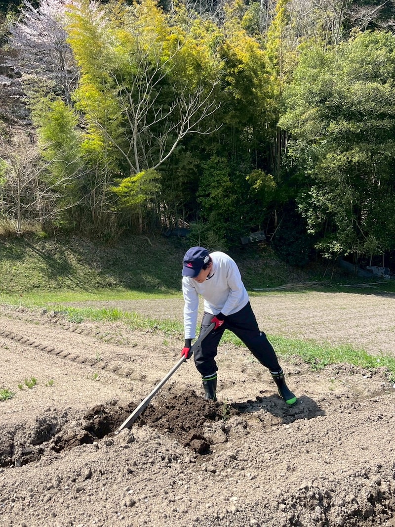 浦川 泰幸アナ　丹波篠山で畑デビュー！（ABCテレビ）