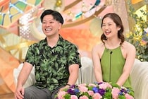 「新婚さんいらっしゃい！」清楚妻が豹変！乱れる情熱キス！車の後部座席で・・・