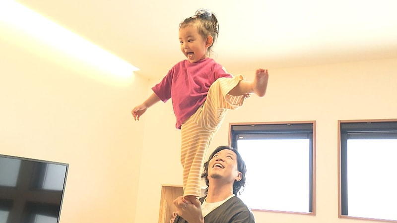 『探偵！ナイトスクープ』第2の“りくりゅう”誕生か！？　 2歳の娘が父の手のひらに…！ “よしえまペア”が驚異のパフォーマンスを披露！