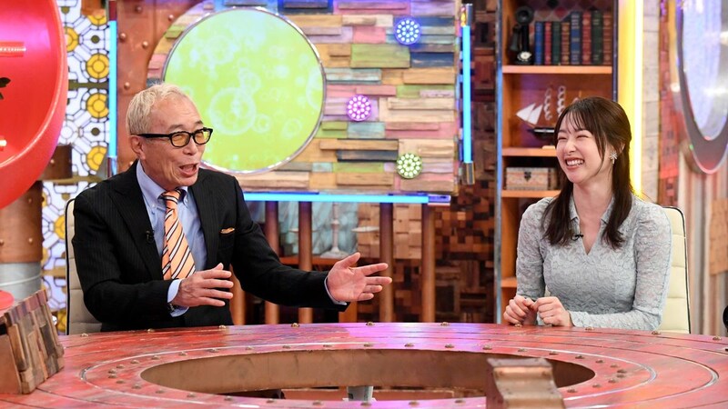 「ポツンと一軒家」妻の笑顔のため、日向ぼっこできる家をつくり続けた86歳夫。愛情深い夫婦のライフストーリー